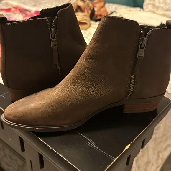 Lauren Ralph Lauren (Shira Booty Boot) - Picture 2 of 6